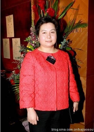 赌王长女去世揭秘4房17子女现状 - 妮子 - 妮 赌王长女去世揭秘4房17子女现状 - 妮子 - 妮