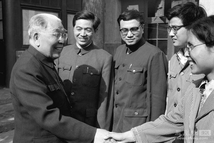 邓小平为何放弃王兆国？（组图） | 加西网