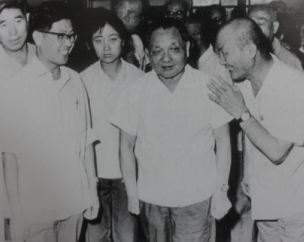 邓小平为何放弃王兆国？（组图） | 加西网 (温哥华门户)
